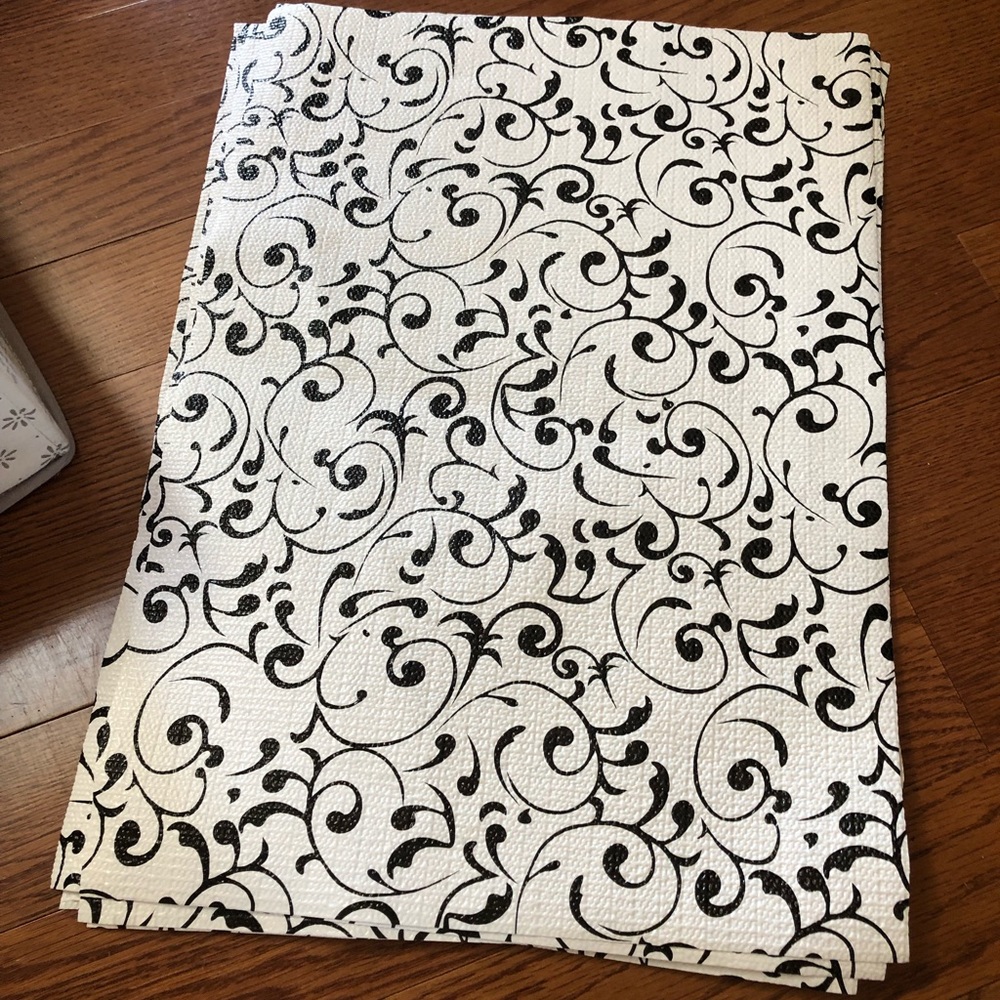 8 Sheets of Shelf Liners